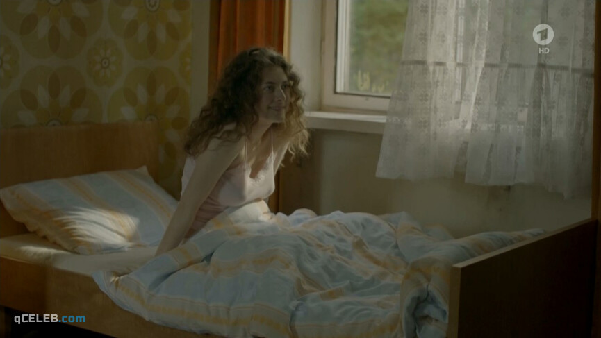 2. Amy Benkenstein nude – Kruso (2018)