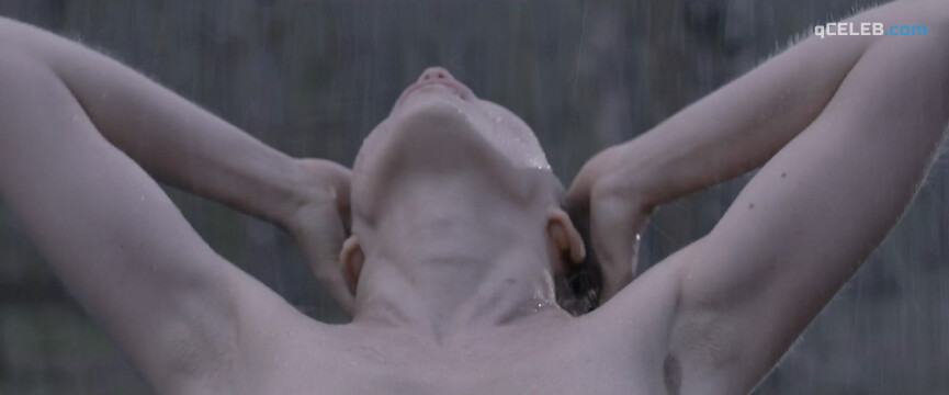 4. Elena Bouryka nude – Della pioggia, noi (2013)