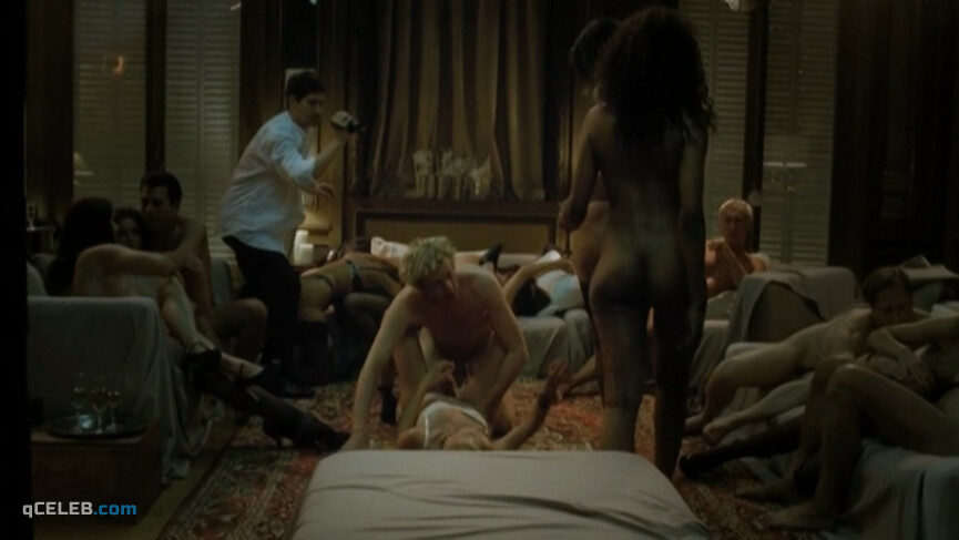 8. Sara Martins nude – Pigalle, la nuit s01 (2009)