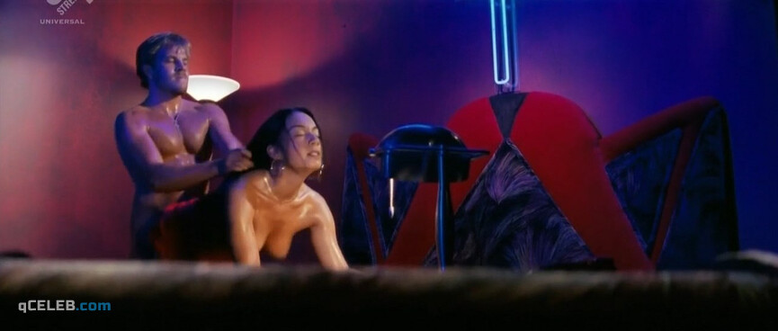 2. Maria Soccor nude – Shadowboxer (2005)