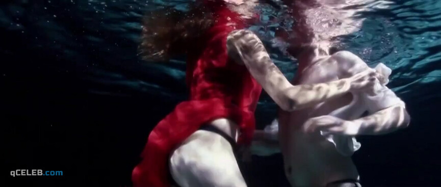 5. Adriana Feito sexy – Prometheus (2012)