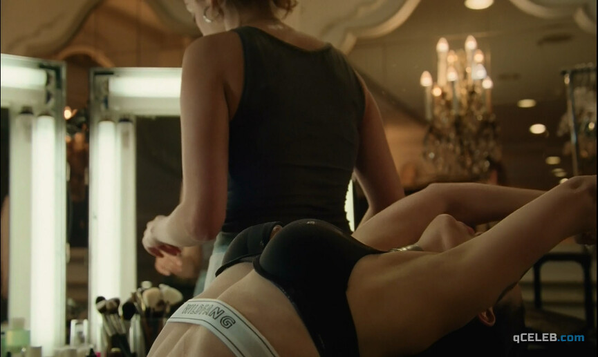 2. Natalie Portman sexy – Vox Lux (2018)