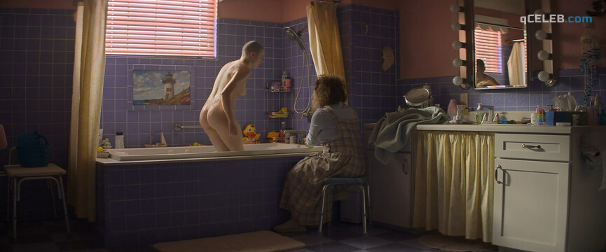 1. Joey King nude – The Act s01e04 (2019)