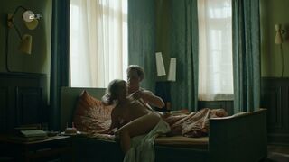 Friederike Ott nude – Bella Germania s01e01 (2019)