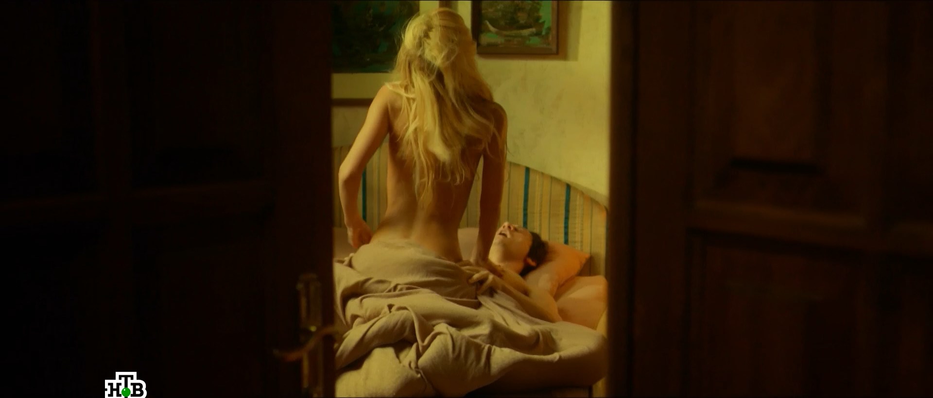 Katee Sackhoff nude, Blu Hunt sexy - Another Life s01e08 (2019). 