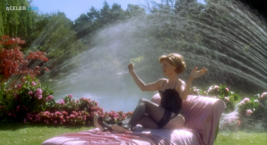 4. Julie Bowen sexy – Happy Gilmore (1996)