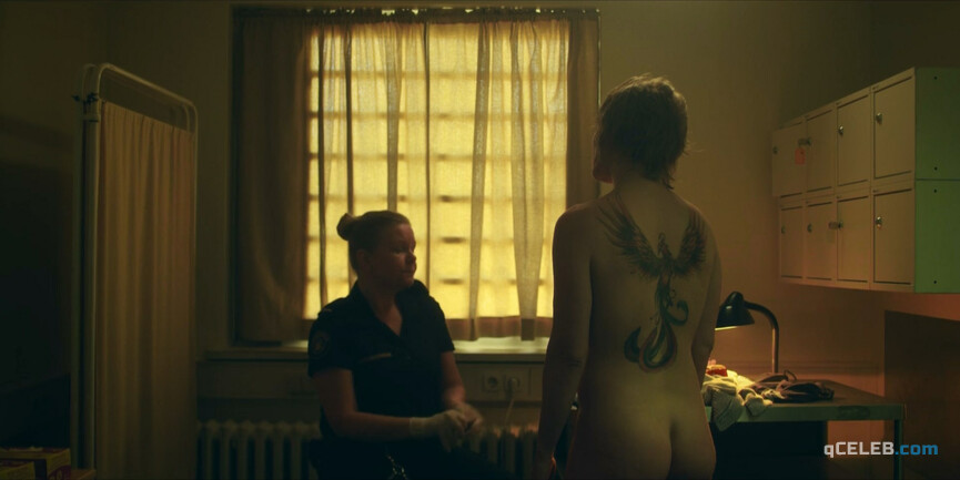 2. Nina Dogg Filippusdottir nude – Prisoners s01e02 (2017)
