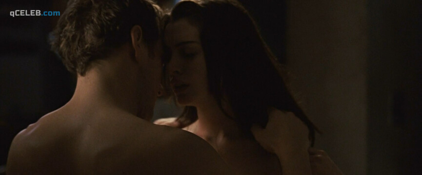 4. Anne Hathaway sexy – Passengers (2008)