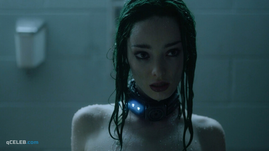 6. Emma Dumont sexy – The Gifted s01e02 (2017)