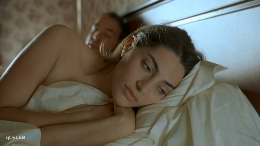 3. Caterina Murino sexy – L'amour aux trousses (2005)
