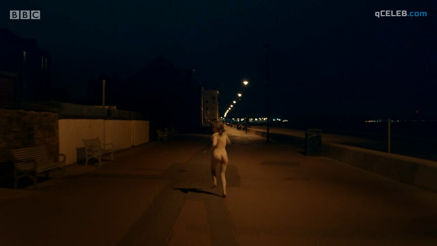 3. Imogen King nude – Clique s02e01-02 (2018)