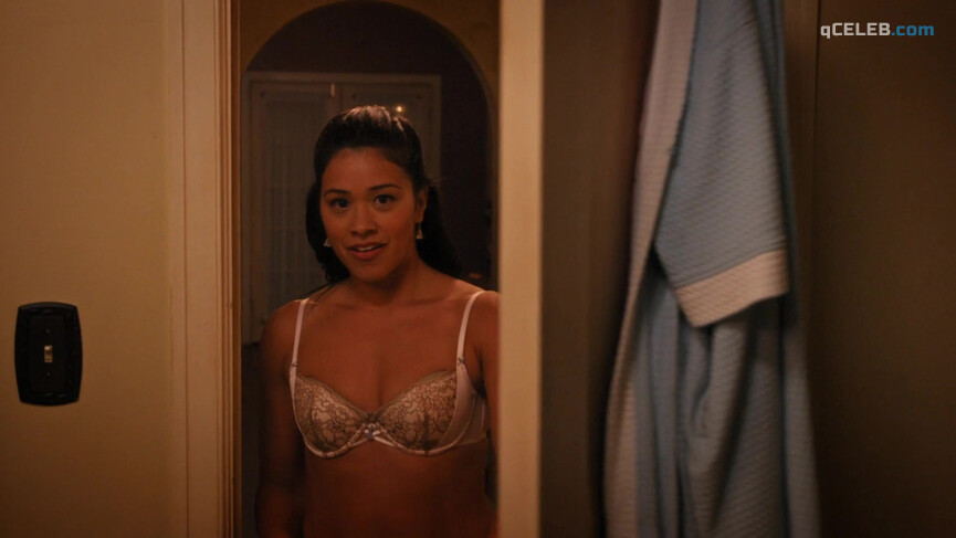 1. Gina Rodriguez sexy – Jane the Virgin s04e01 (2017)