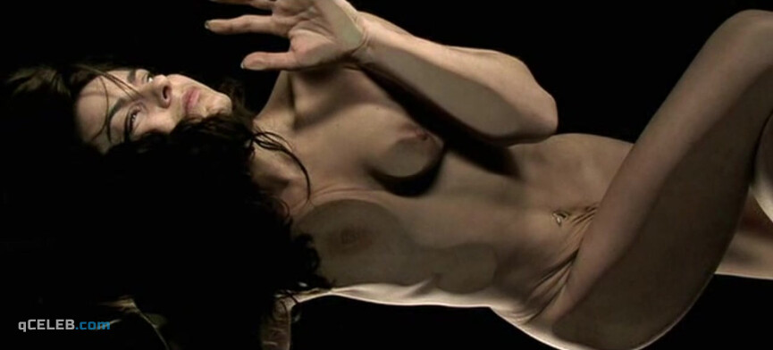 5. Audrey Dana nude, Annelise Hesme nude – Nos amis les Terriens (2007)