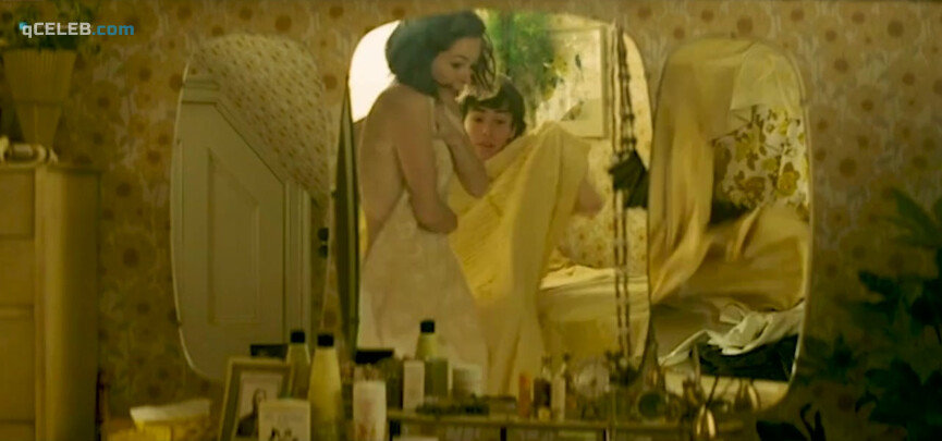 6. Carey Mulligan nude, Elaine Cassidy sexy – When Did You Last See Your Father? (2007)