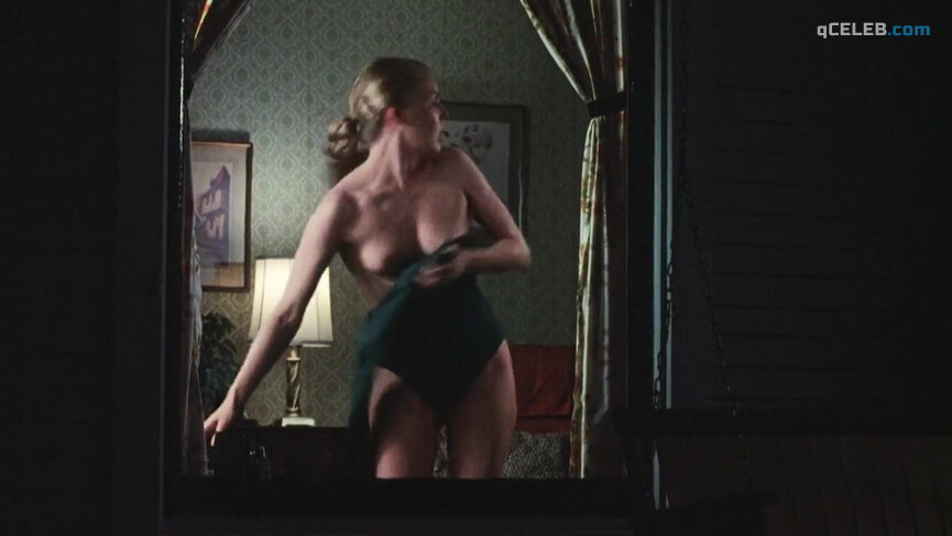 2. Laura Hollingsworth nude, Jennifer Lehman nude – The Pit (1981)