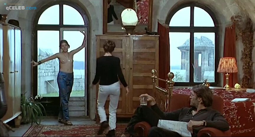5. Alexia Stresi nude, Lou Doillon nude, Elise Perrier nude – Too Much (Little) Love (1998)