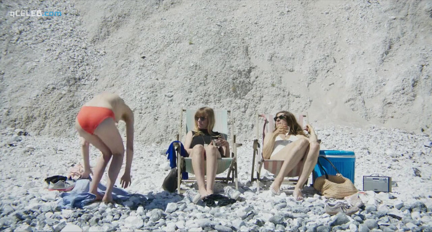 8. Victoria Carmen Sonne nude, Emma Sehested Hoeg sexy, Charlotte Munch sexy – Sombra (2016)