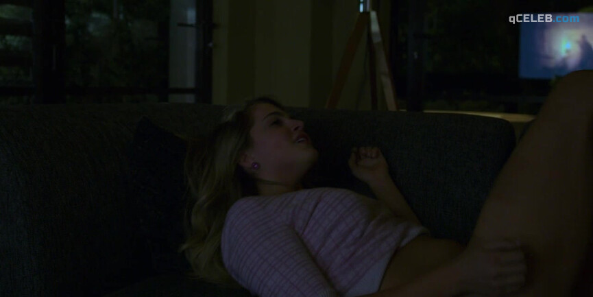 4. Anne Winters sexy – 13 Reasons Why s02E07 (2018)