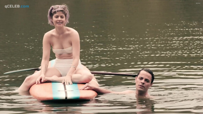 3. Jennifer Allcott nude, Celeste Arias sexy – Kate Can’t Swim (2017)