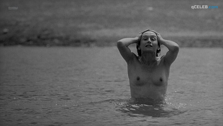 2. Anne Brochet nude – Dust (2001)