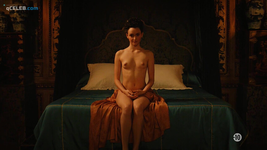 4. Victoire Dauxerre nude, Maddison Jaizani nude – Versailles (2018)