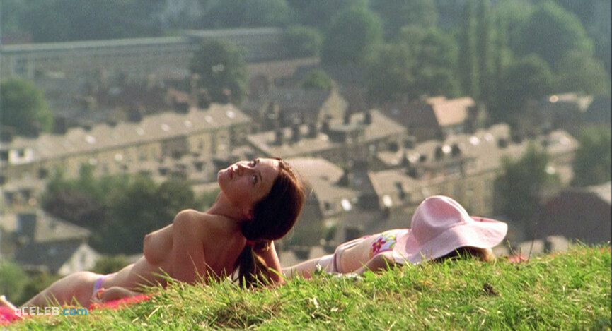 6. Emily Blunt nude, Natalie Press nude – My Summer of Love (2004)