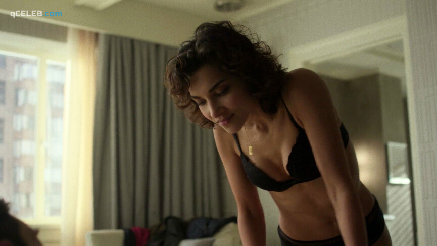 5. Amber Rose Revah sexy – Marvel's The Punisher s01e08 (2017)