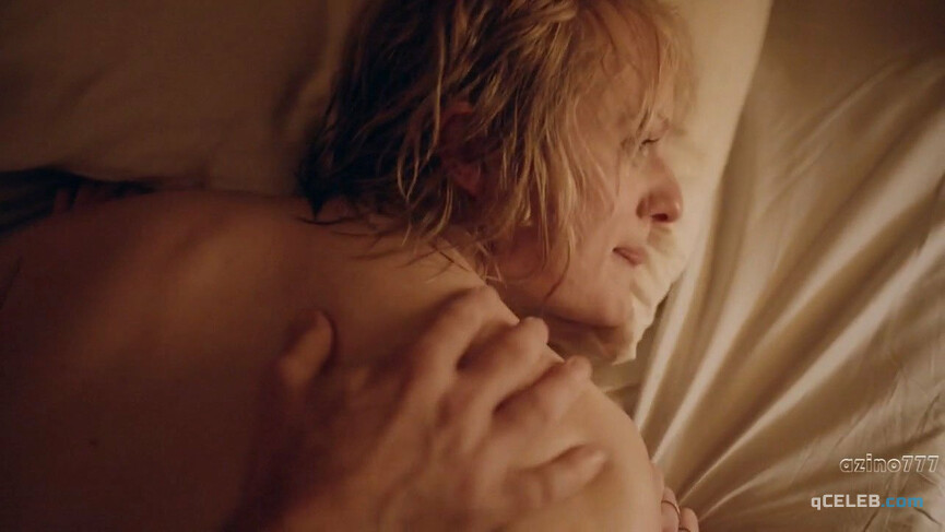 5. Elisabeth Moss nude – The Square (2017)