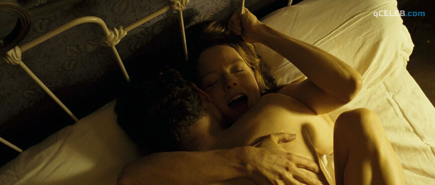 1. Jodie Foster sexy – A Very Long Engagement (2004)
