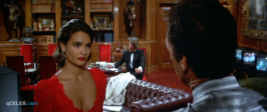 3. Carey Lowell sexy, Talisa Soto sexy – Licence to Kill (1989)
