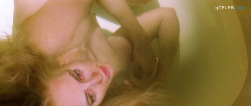 2. Alison Lohman nude, Rachel Blanchard nude – Where the Truth Lies (2005)