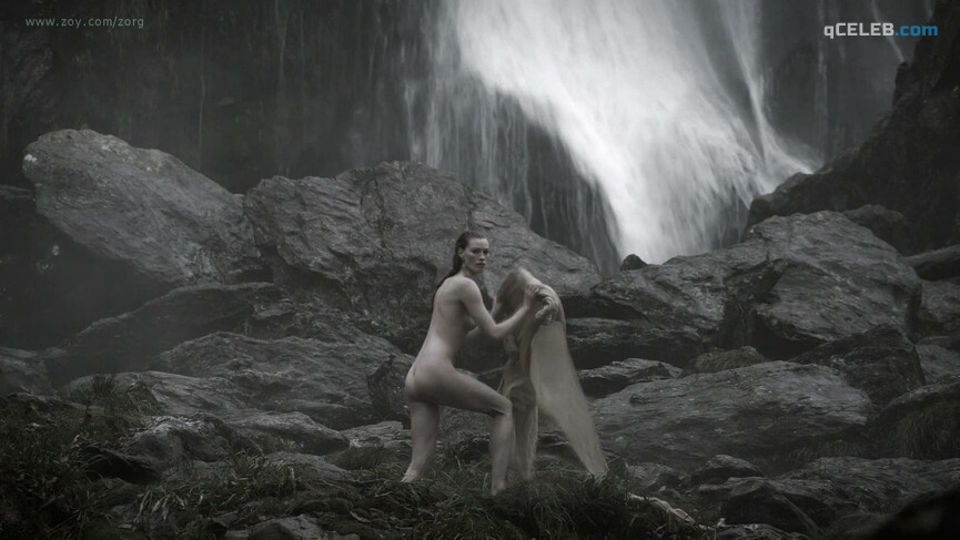 2. Alyssa Sutherland nude – Vikings s01e09 (2013)