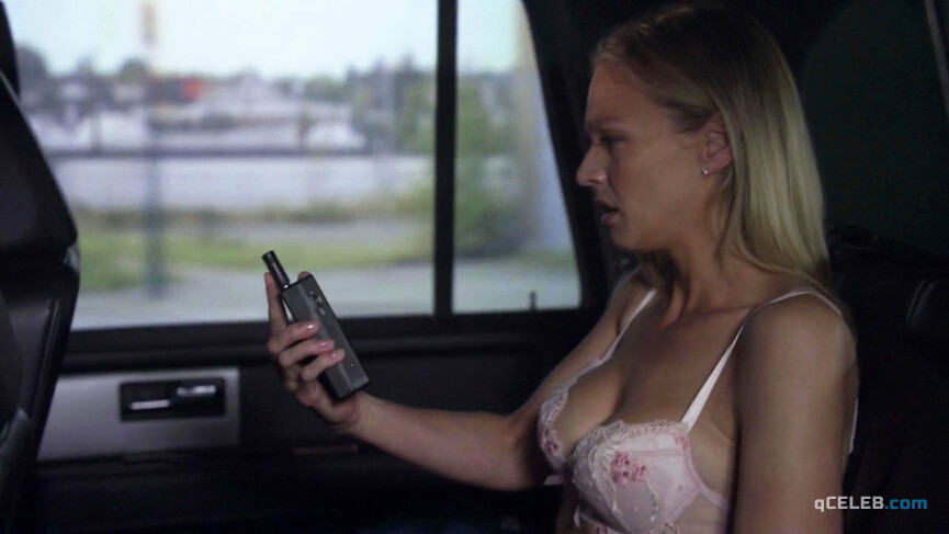 3. Kristin Lehman sexy – Human Target s01e05 (2010)