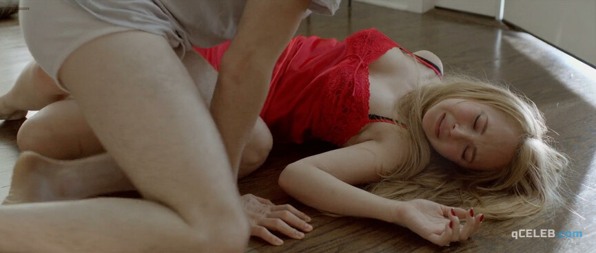 2. Juno Temple sexy – The Brass Teapot (2012)