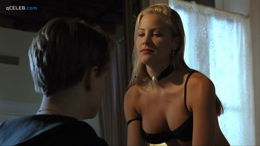 1. Brittany Daniel sexy, Akiko Ashley nude – The Basketball Diaries (1995)