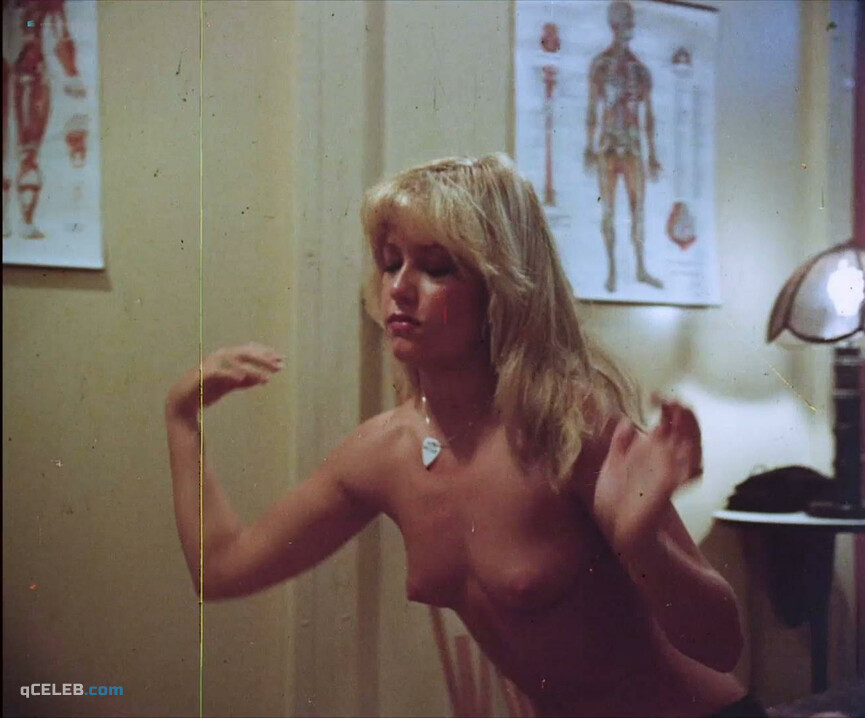 3. Linnea Quigley nude, Jacqueline Giroux nude, Brenda Fogarty nude – Summer Camp (1979)