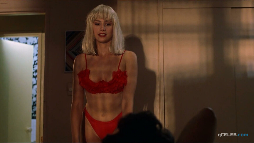 1. Mira Sorvino sexy – Summer of Sam (1999)