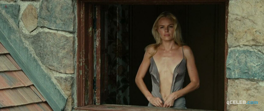 1. Kate Bosworth sexy – Straw Dogs (2011)