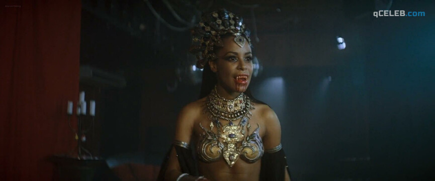 1. Aaliyah sexy – Queen of the Damned (2002)