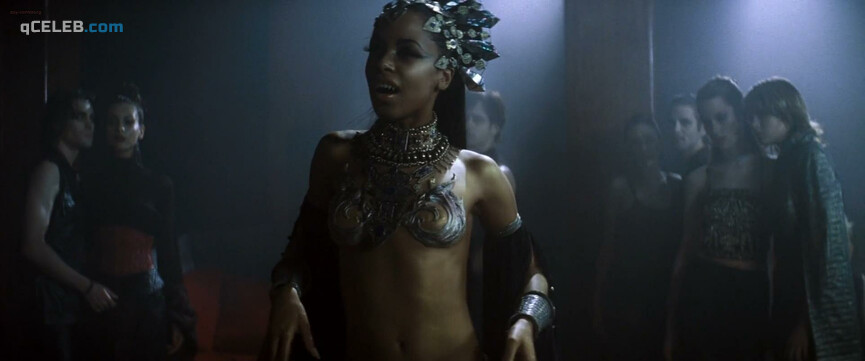 3. Aaliyah sexy – Queen of the Damned (2002)