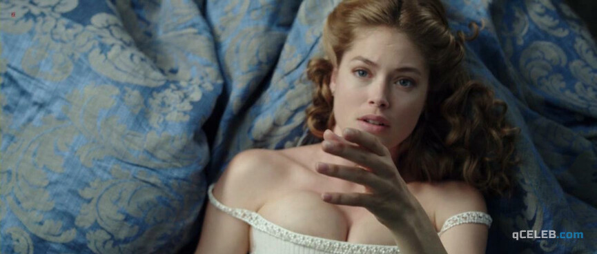 3. Doutzen Kroes sexy – Nova Zembla (2011)