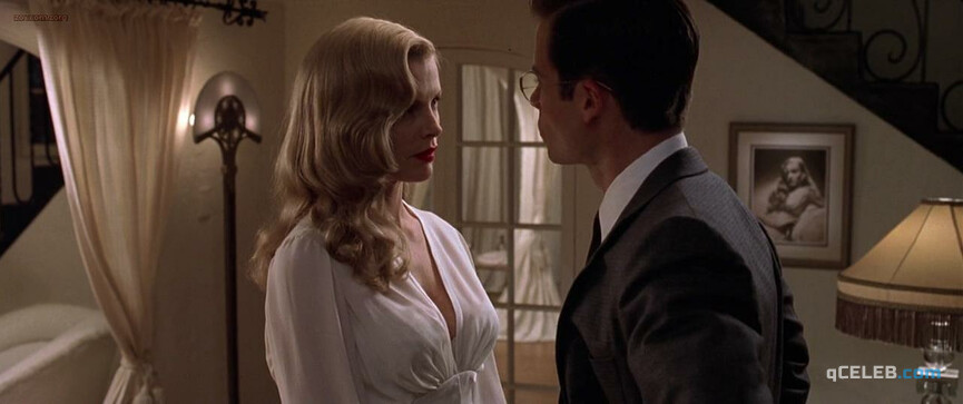 3. Kim Basinger sexy, Amber Smith nude, Shawnee Free Jones nude – L.A. Confidential (1997)