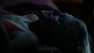 Kristen Bell sexy – House of Lies s01e08 (2012)