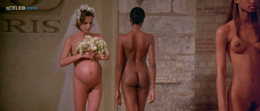 3. Ute Lemper nude, Eve Salvail nude, Georgianna Robertson nude – Ready to Wear (1994)