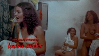 Sissy Spacek nude, Nancy Allen nude, Amy Irving nude, Cindy Daly nude – Carrie (1976)