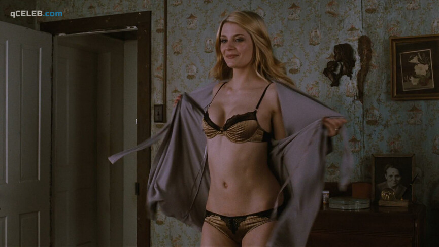 3. Mischa Barton sexy, Jessica Stroup sexy – Homecoming (2009)