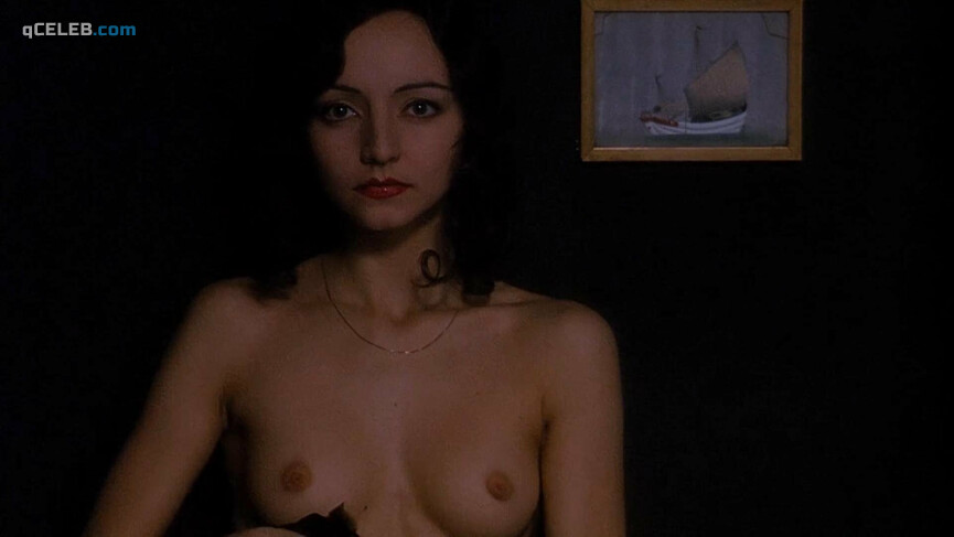 1. Maria de Medeiros nude, Uma Thurman nude, Brigitte Lahaie nude, Maite Maille nude – Henry & June (1990)