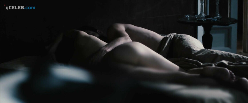 2. Leonor Watling nude – Dark Impulse (2011)