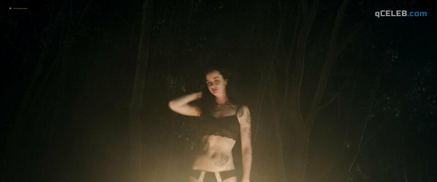 1. Krysten Ritter sexy, Chelsea Schuchman nude – Asthma (2014)