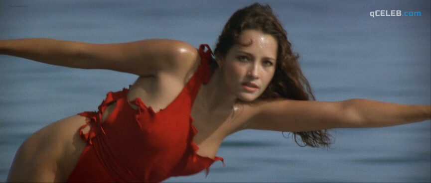 1. Kim Basinger sexy, Barbara Carrera sexy – Never Say Never Again (1983)